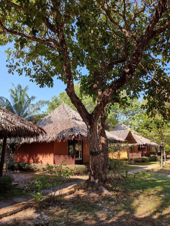 Phayam Cottage Resort Koh Phayam Buitenkant foto