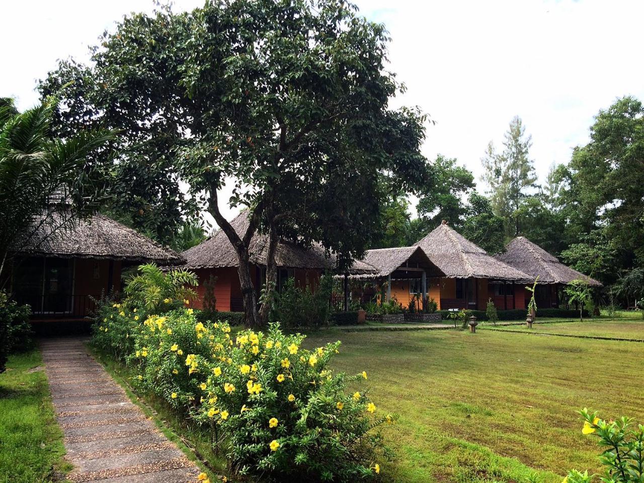 Phayam Cottage Resort Koh Phayam Buitenkant foto